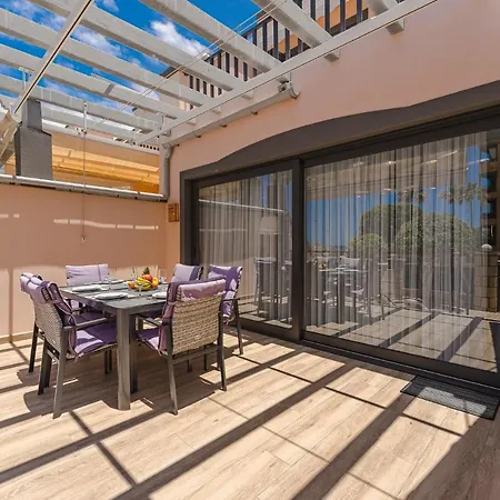Apartment Townhouse With Three Bedrooms *
