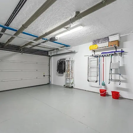 Townhouse With Three Bedrooms Apartment *
