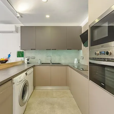 Townhouse With Three Bedrooms Apartment